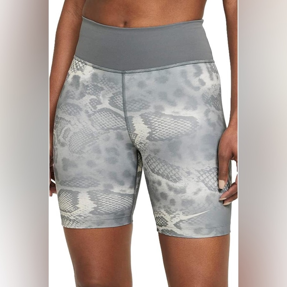 Nike | Snake Grey Women’s One Mr 7” Short 2.0